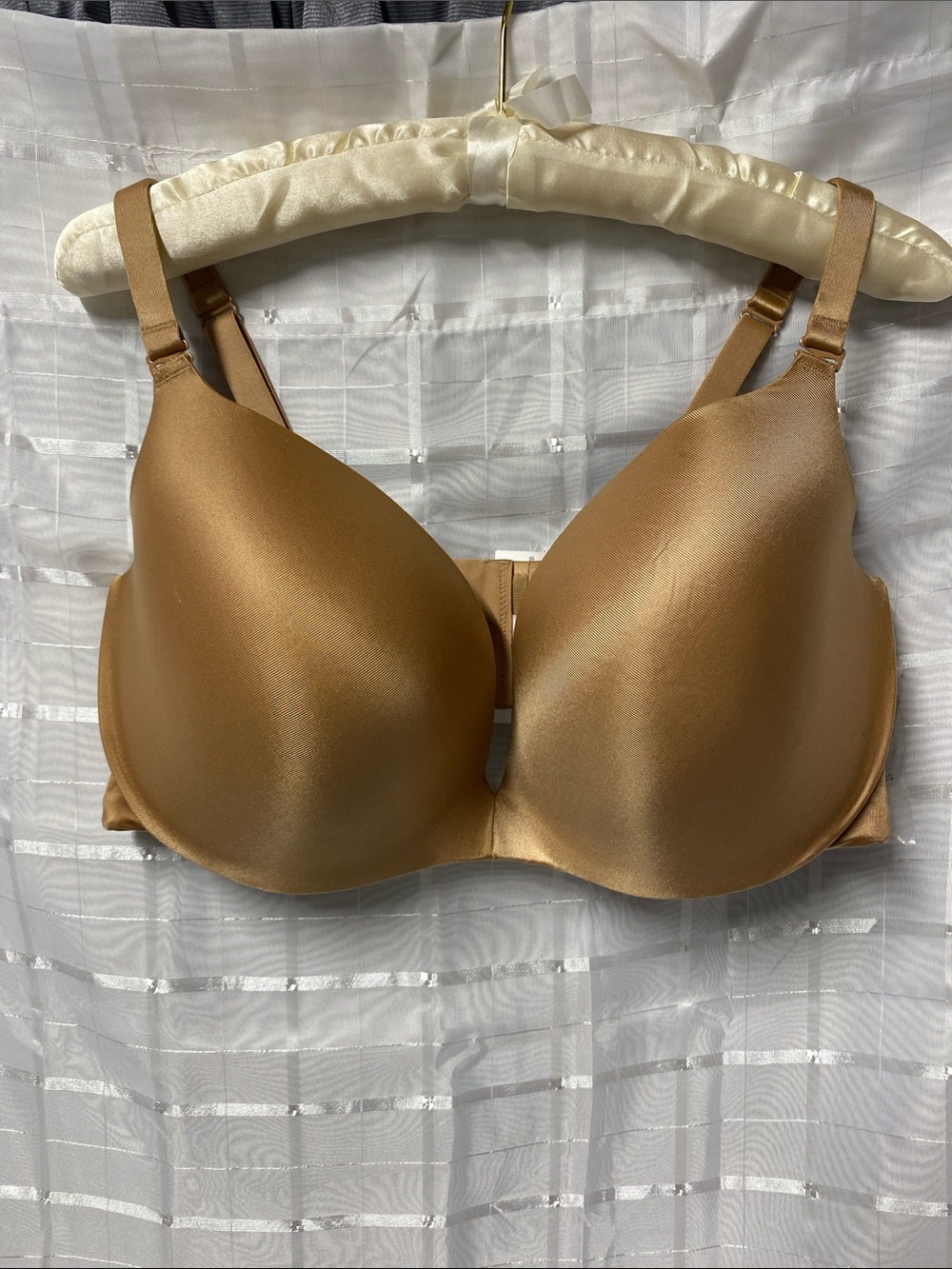 Cacique Smooth Molded Bra in Caramel 44D lightly patted
